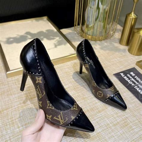 louis vuitton low heels